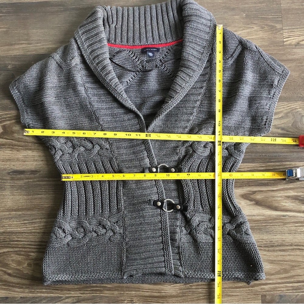 Tommy Hilfiger Shawl Collar Short Sleeve Sweater Grey Cotton Buckle Snap Front - Picture 15 of 15